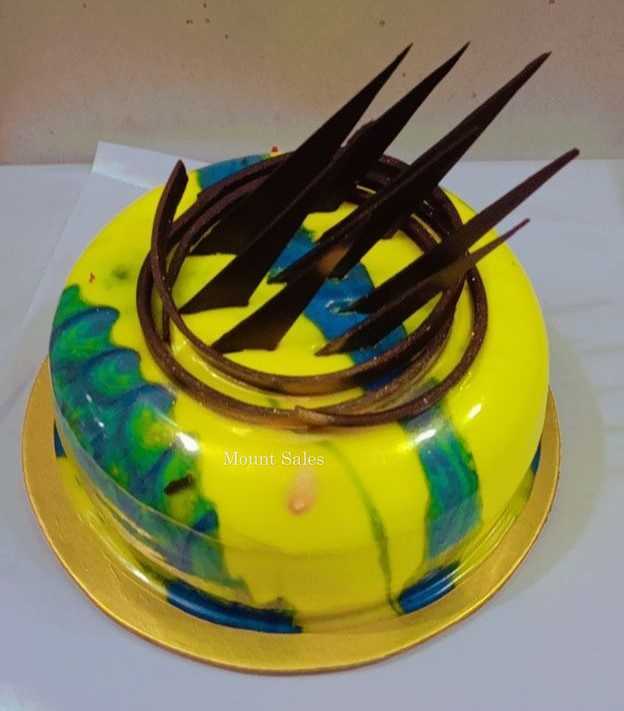 Premium RED N White Velvet Cake